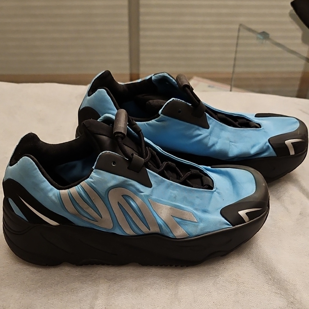 Stylish Blue and Black Men's Sneakers